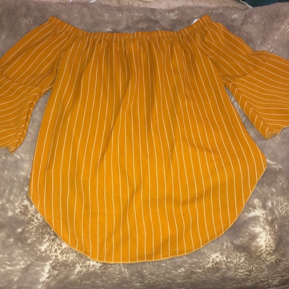 Top - Picture 2 of 2